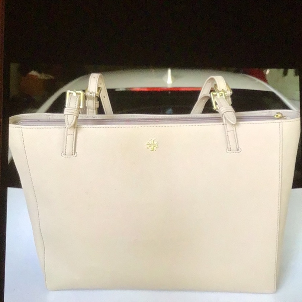 Tote - Picture 2 of 5